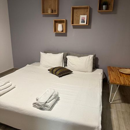 Isalos Suites Néa Péramos Dış mekan fotoğraf
